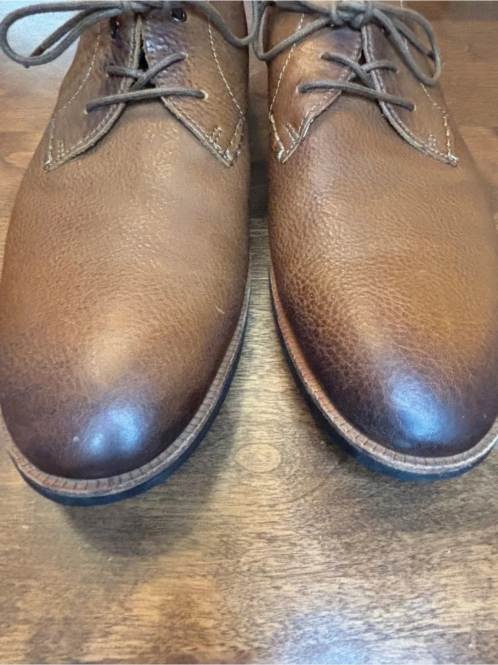 Clarks Tan/Brown Leather Derby Oxfords